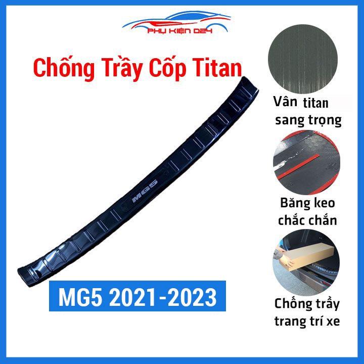 Ốp chống trầy cốp ngoài MG5 2021-2022-2023 vân titan bảo vệ trang trí xe