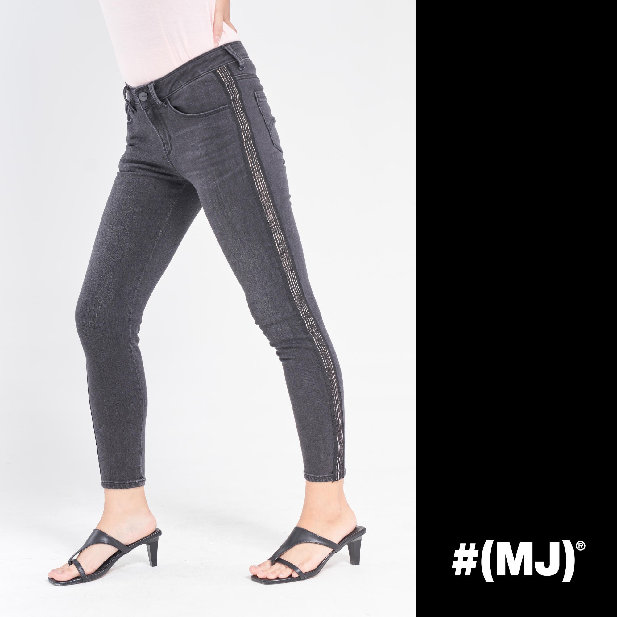 Quần jeans lửng nữ thời trang ống ôm MESSI WJB0118