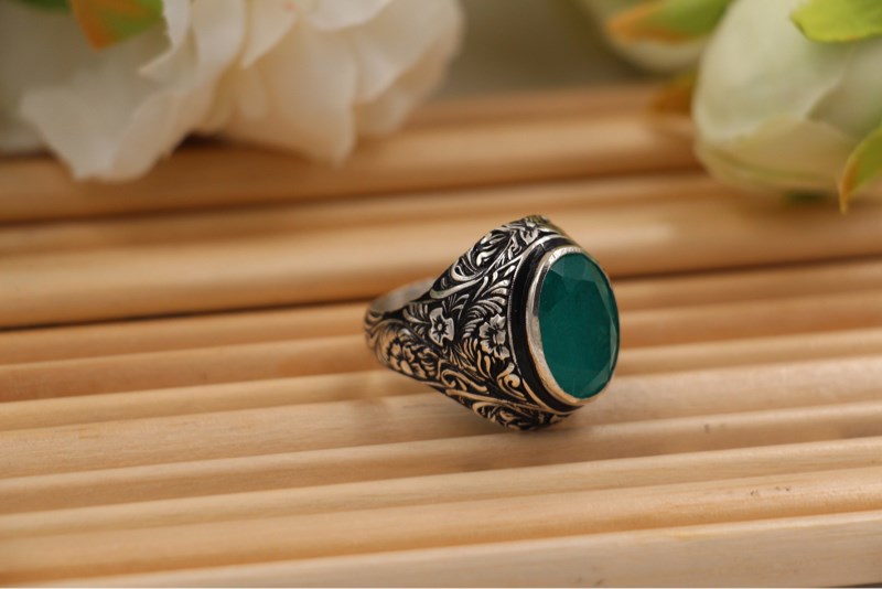 Nhẫn nam thiết kế đính đá emerald Jade (synthetic) - Turkish Handcrafted