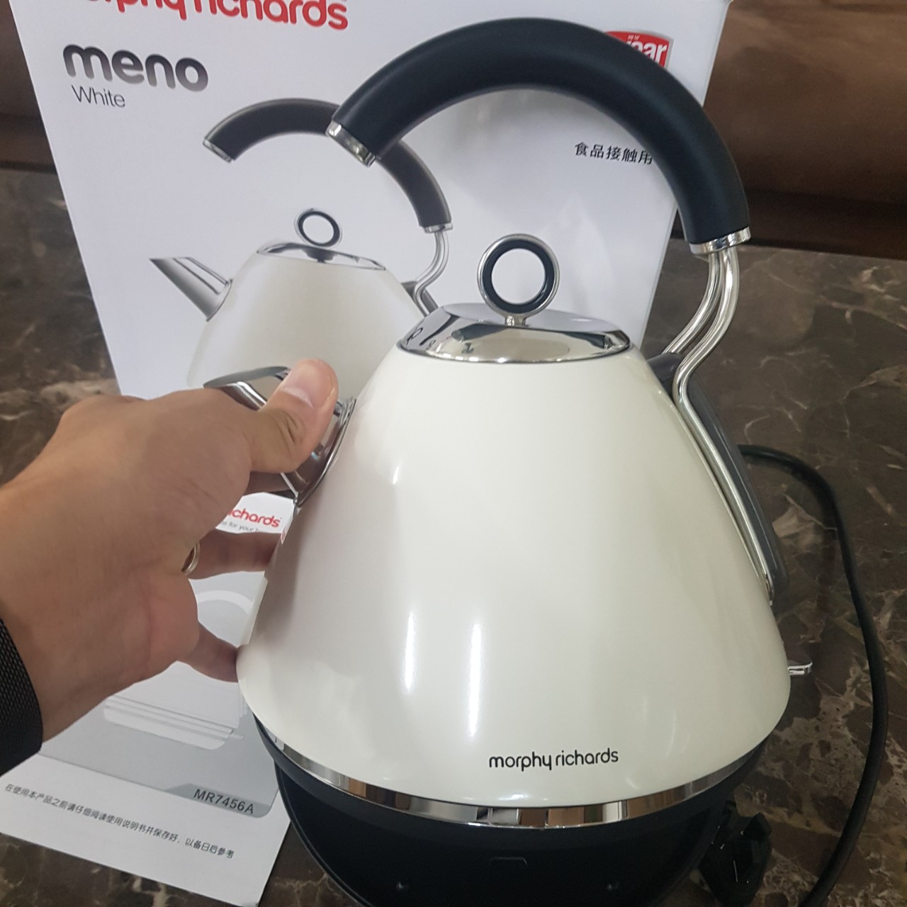 Ấm đun nước siêu tốc cao cấp Morphy Richards MR7456A, dung tích 1,5 lít, công suất 1850W - Hàng chính hãng, bảo hành 24 tháng