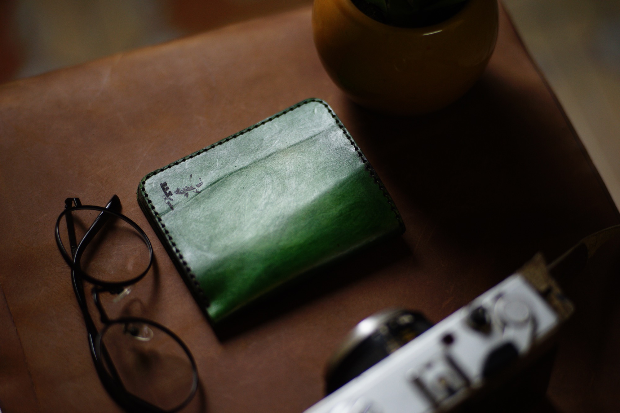 VÍ TRỐNG ĐỒNG XANH LÁ CÂY - RAM ONE - DA BÒ THUỘC BẰNG THẢO MỘC TỐT CHO SỨC KHỎE - CHÍNH HÃNG RAM LEATHER