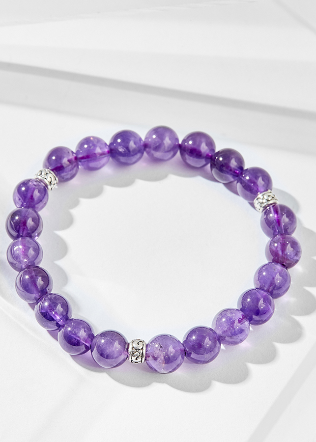 Vòng tay thạch anh tím charm hoa văn Ngọc Quý Gemstones