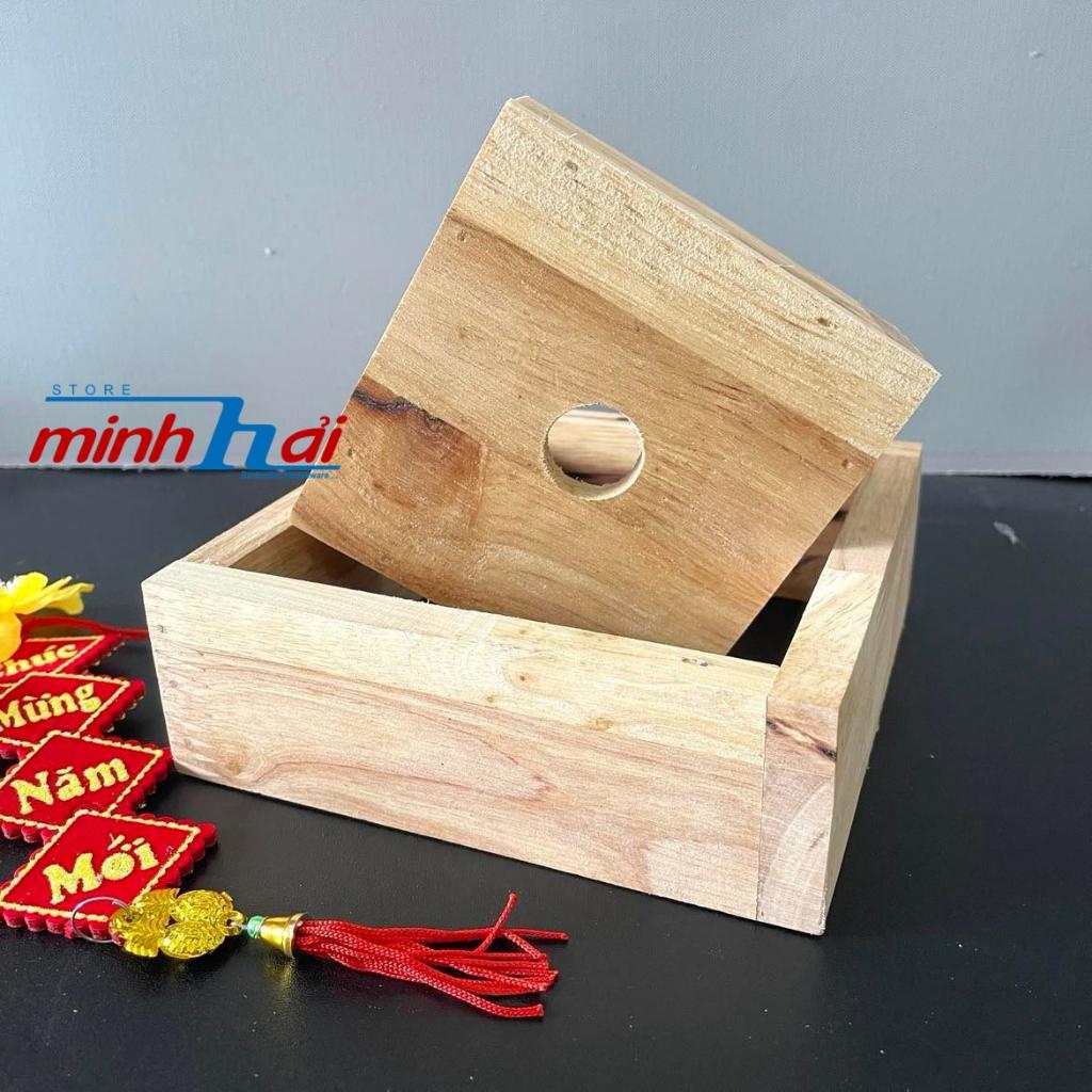 Khuôn làm bánh chưng bằng gỗ đẹp, cứng cáp. Khuôn bánh chưng bằng gỗ tiện lợi. Dụng cụ làm bánh truyền thống chuyên nghi