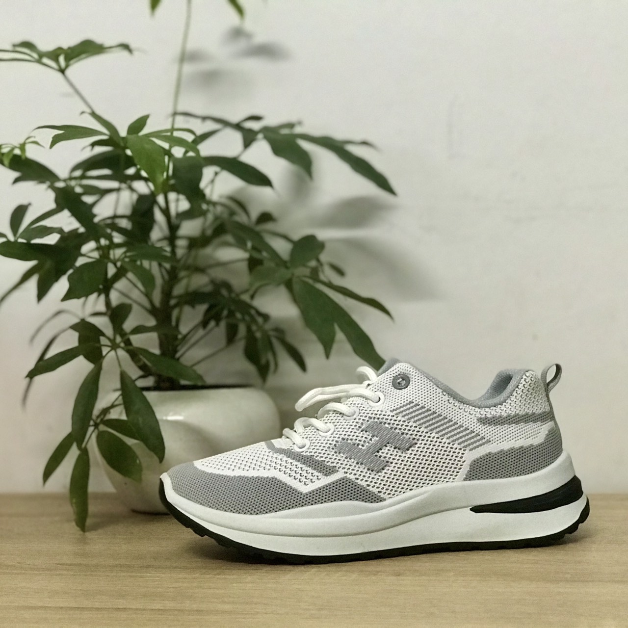 Giày thể thao Sneaker nữ mẫu mới 2022, giày thể thao vải nữ giá rẻ - Bền đẹp