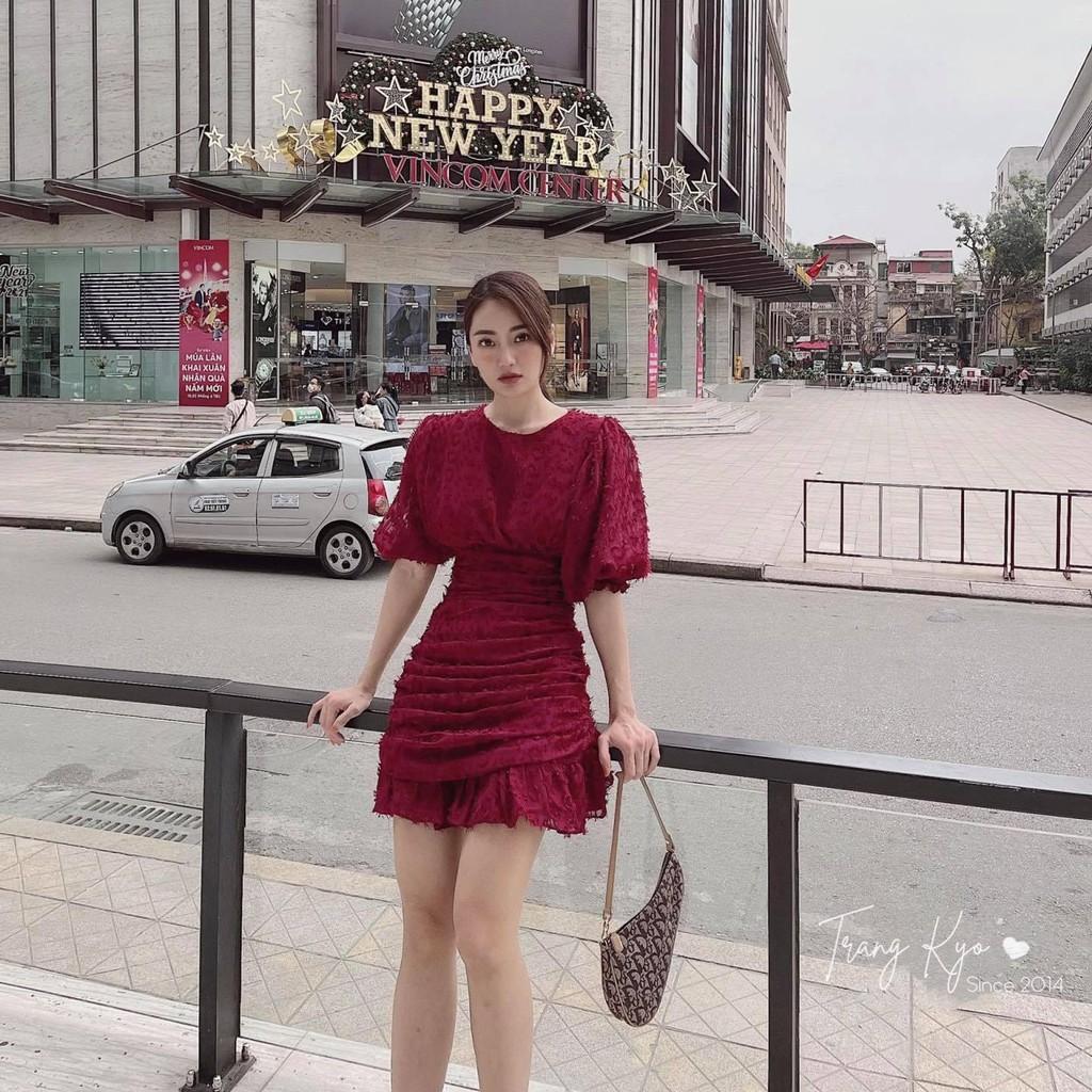 Đầm voan lông vũ nhún thân tay phồng