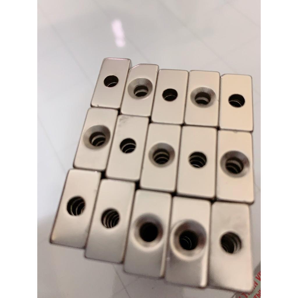Nam châm viên 20x10x4 vát lỗ 4mm