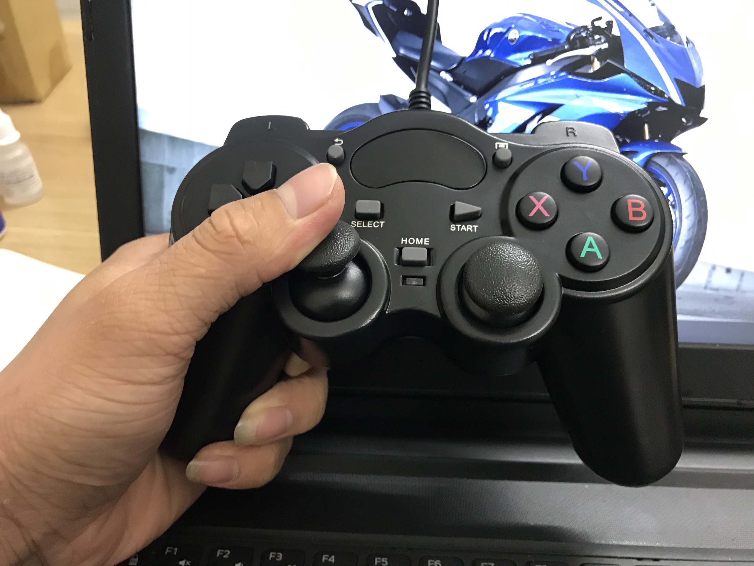 Máy chơi game điện tử tay cầm gamer kết nối tivi đa cổng HDMI và AV  800 game Hỗ trợ thẻ nhớ, lưu game