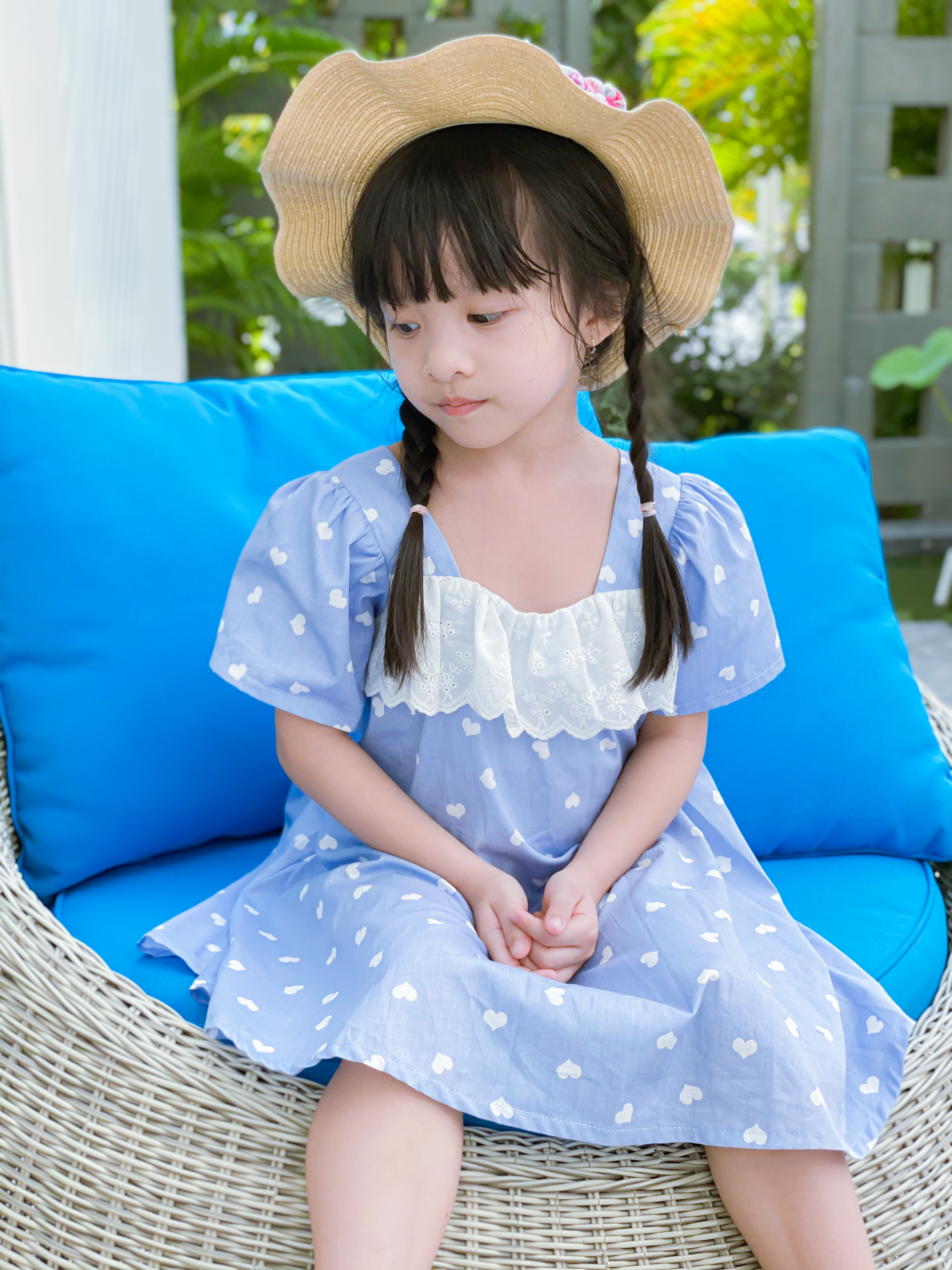 Đầm bé gái chữ A tim xanh