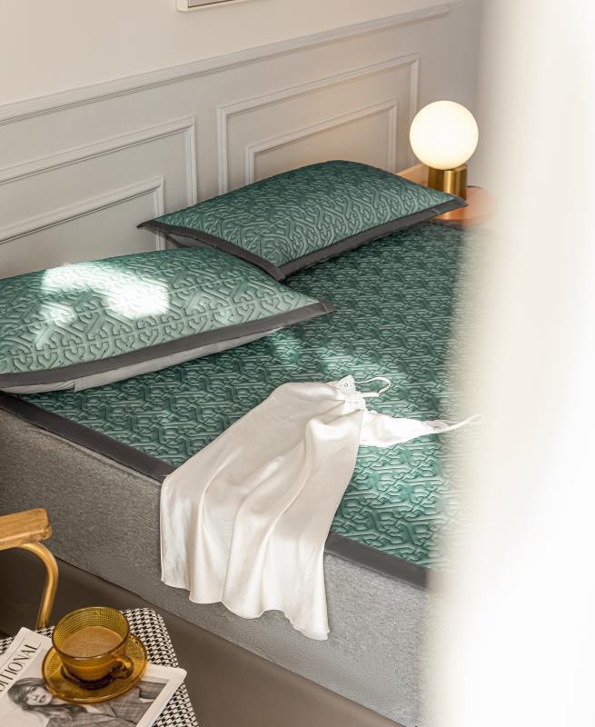 Chiếu Điều Hòa Tencel Lidaco Nhiều Mẫu Lựa Chọn - Modern Dày - Xanh Rêu - 1M6 X 2M