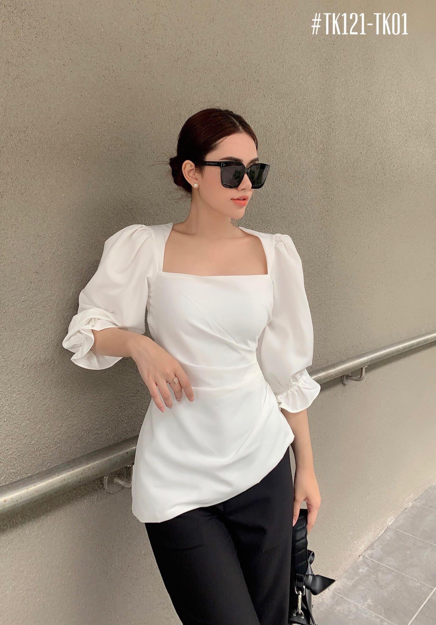 Áo trắng lệch tà cổ vuông thanh lịch, sang trọng