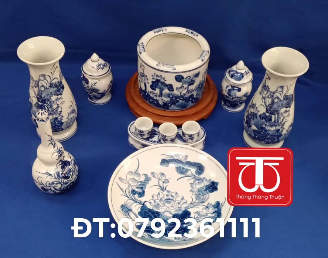 BỘ BÁT HƯƠNG VẼ SEN ĐẾ GỖ HƯƠNG