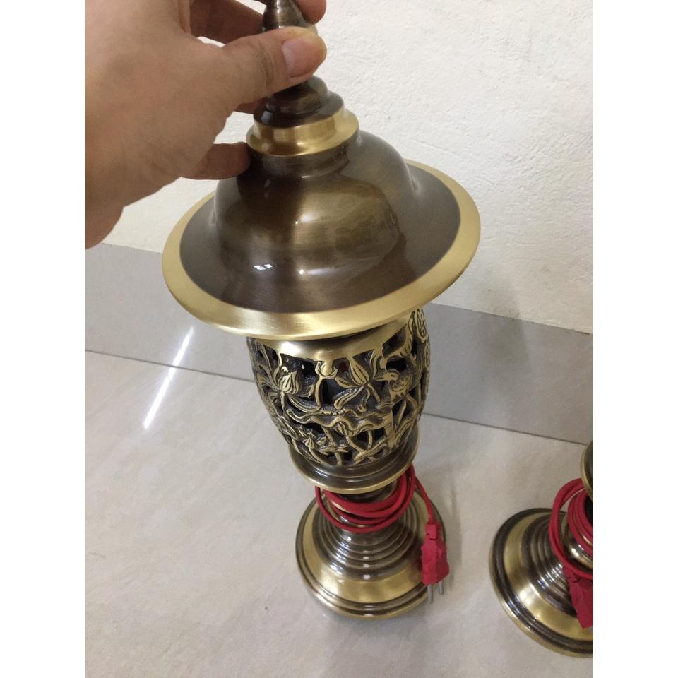 Đôi đèn thờ điện hoa sen bằng đồng cao 42cm
