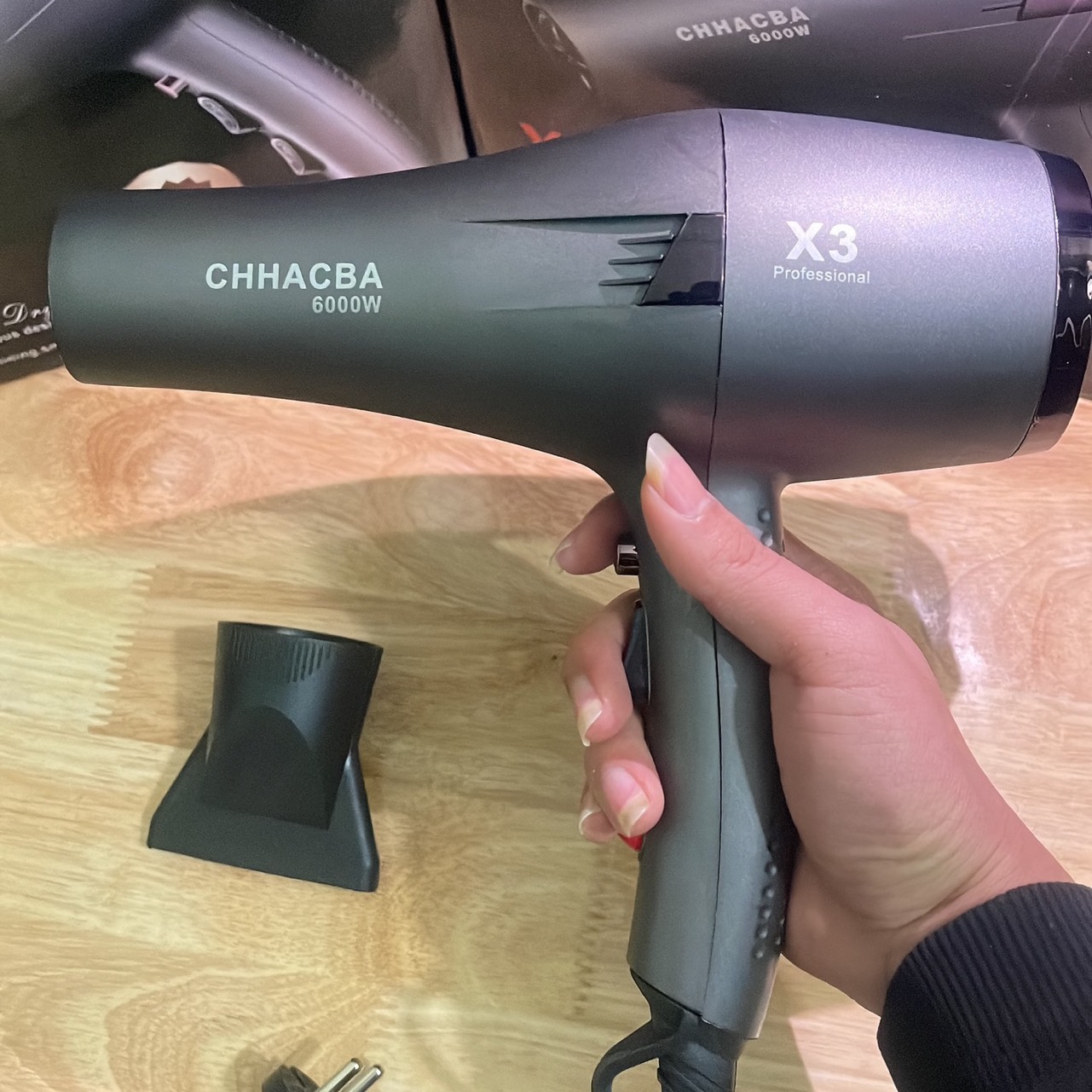 Máy sấy tóc salon chuyên dụng Công Xuất Lớn ChhacBa 6000W Tặng Kèm Đầu Sấy ( BẢO HÀNH 12 THÁNG )