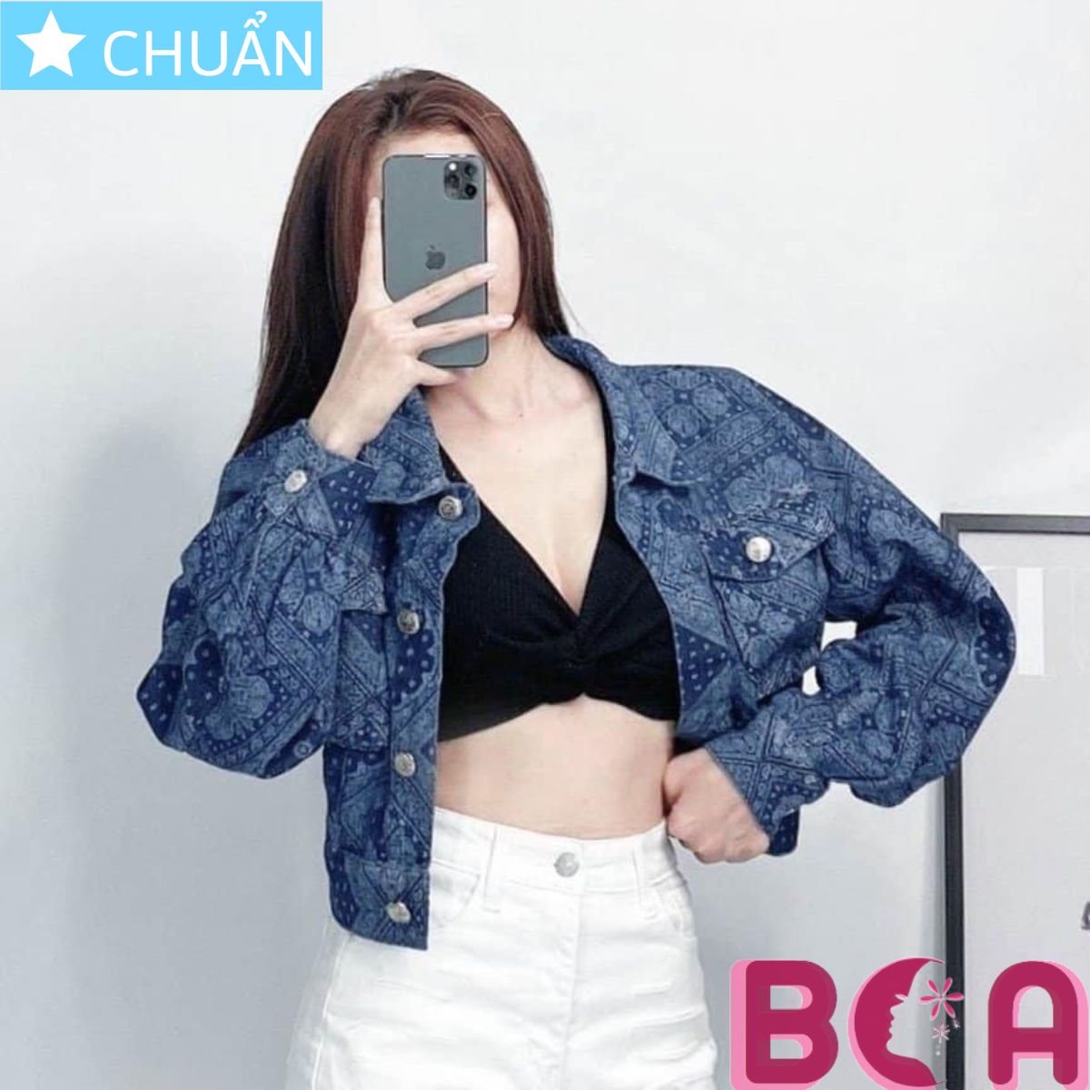 Áo khoác jeans nữ lửng cao cấp K30 xanh đậm ROSATA tại BCASHOP kiểu dáng croptop, họa tiết đẹp mắt và thời trang