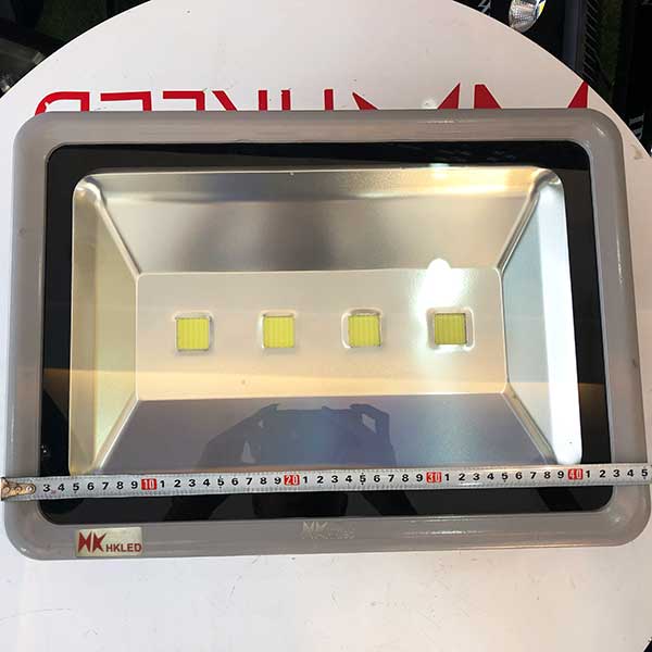 Đèn pha LED ngoài trời HKLED pha rọi 200W