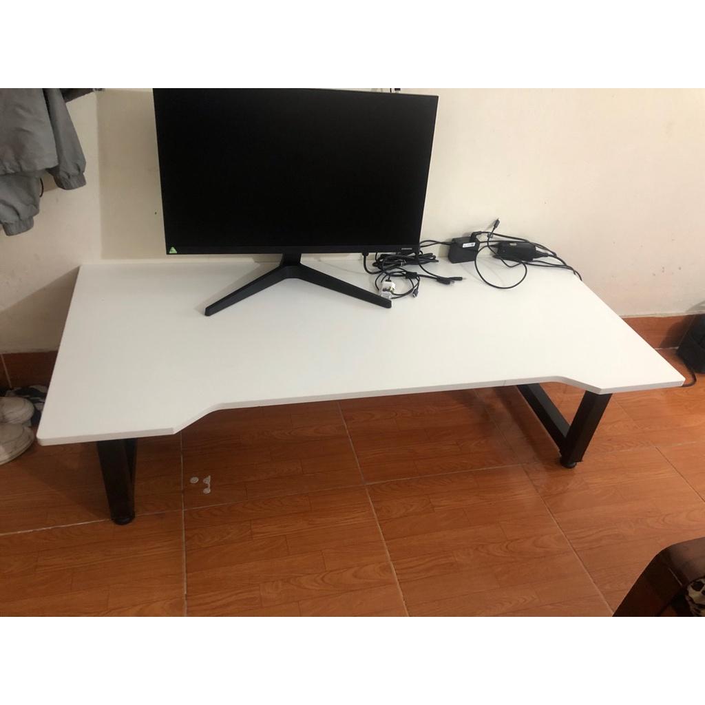 Bàn GAMING bệt ANA , Kiểu dáng hiện đại phù hợp để làm việc và chơi game mặt Gỗ MDF phủ melamin chống xước, ẩm, mối mọt