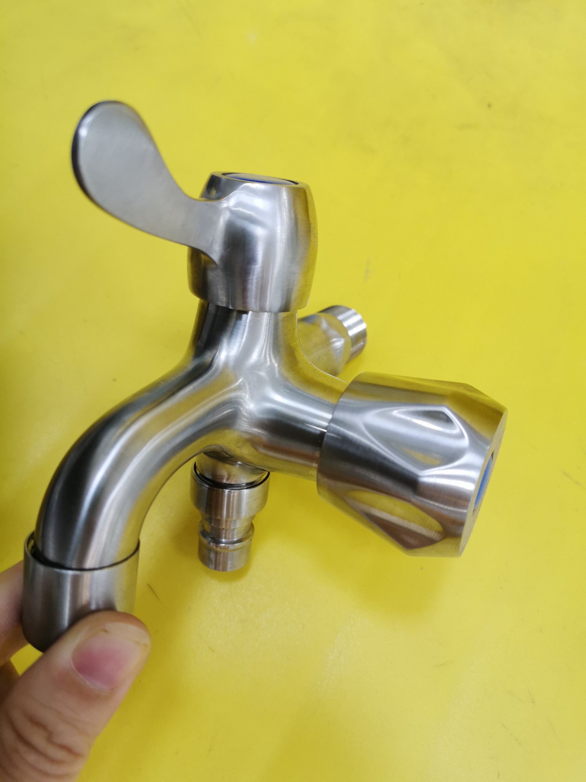 CỦ SEN LẠNH INOX 304 XƯỚC MỜ