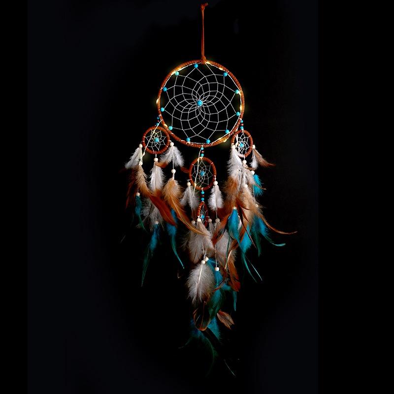 Dreamcatcher bằng sắt đính lông vũ và ngọc trai tinh tế trang trí nội thất