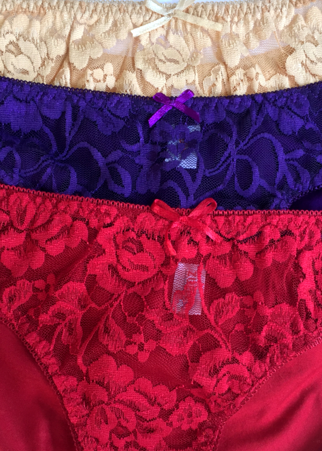 Combo 4 quần lót cotton ren giữa ZUEN THQ114 (Đen + Tím + Da + Đỏ)