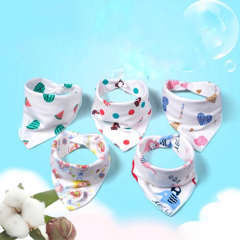 Yếm tam giác cúc bấm cho bé