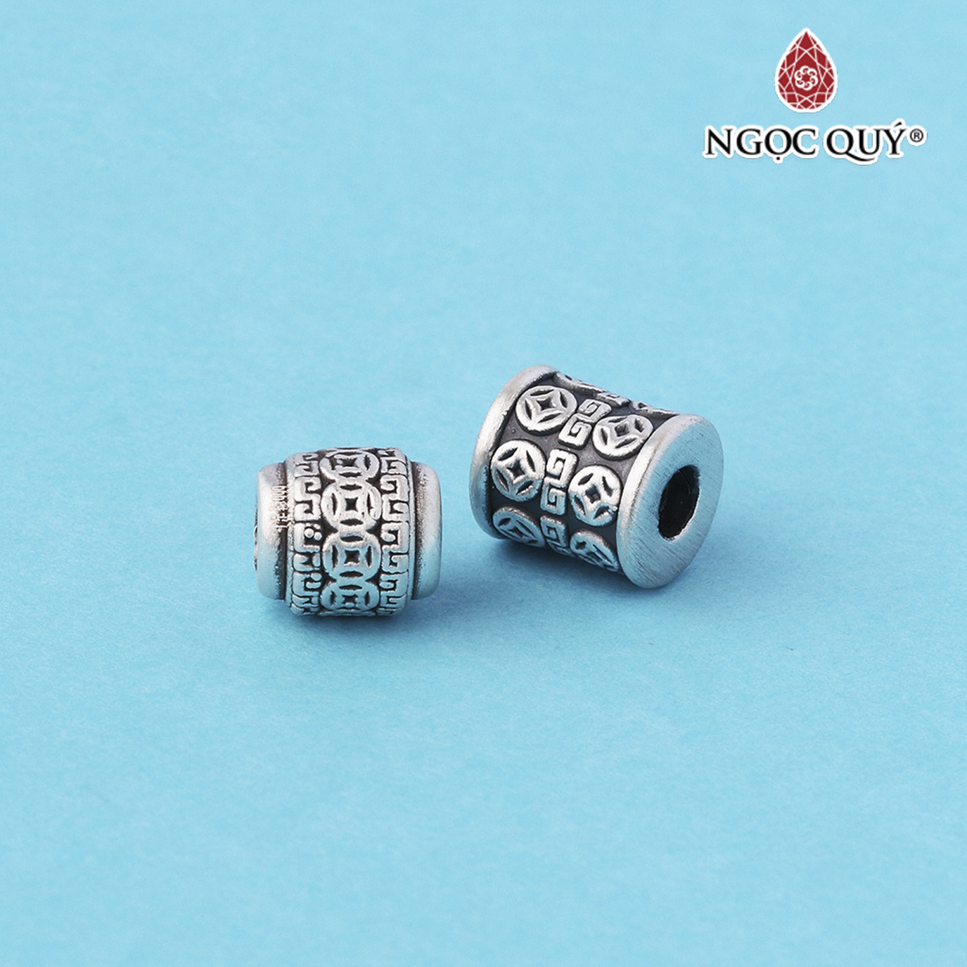 Charm bạc xỏ ngang họa tiết đồng tiền - Ngọc Quý Gemstones