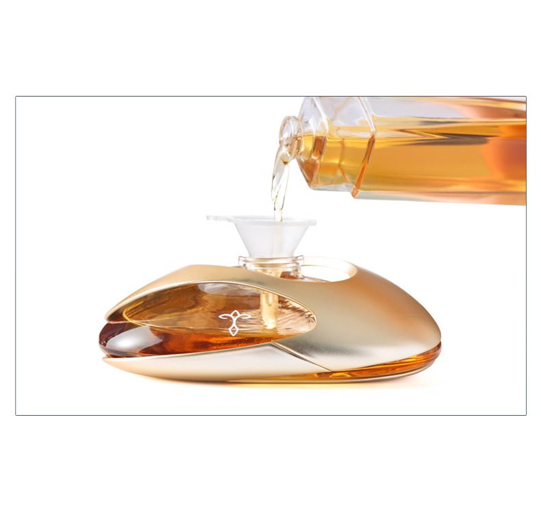 Nước hoa xe hơi cao cấp Etonner Car Perfume Spare dòng nước hoa của Pháp, kết hợp giữa nét thanh lịch, lựa chọn hoàn hảo cho không gian nội thất nhiều dòng xe.