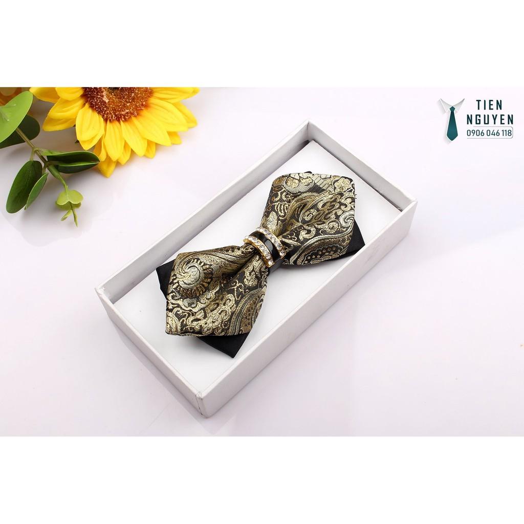 NƠ ĐÍNH ĐÁ DÀNH CHO CHÚ RỂ