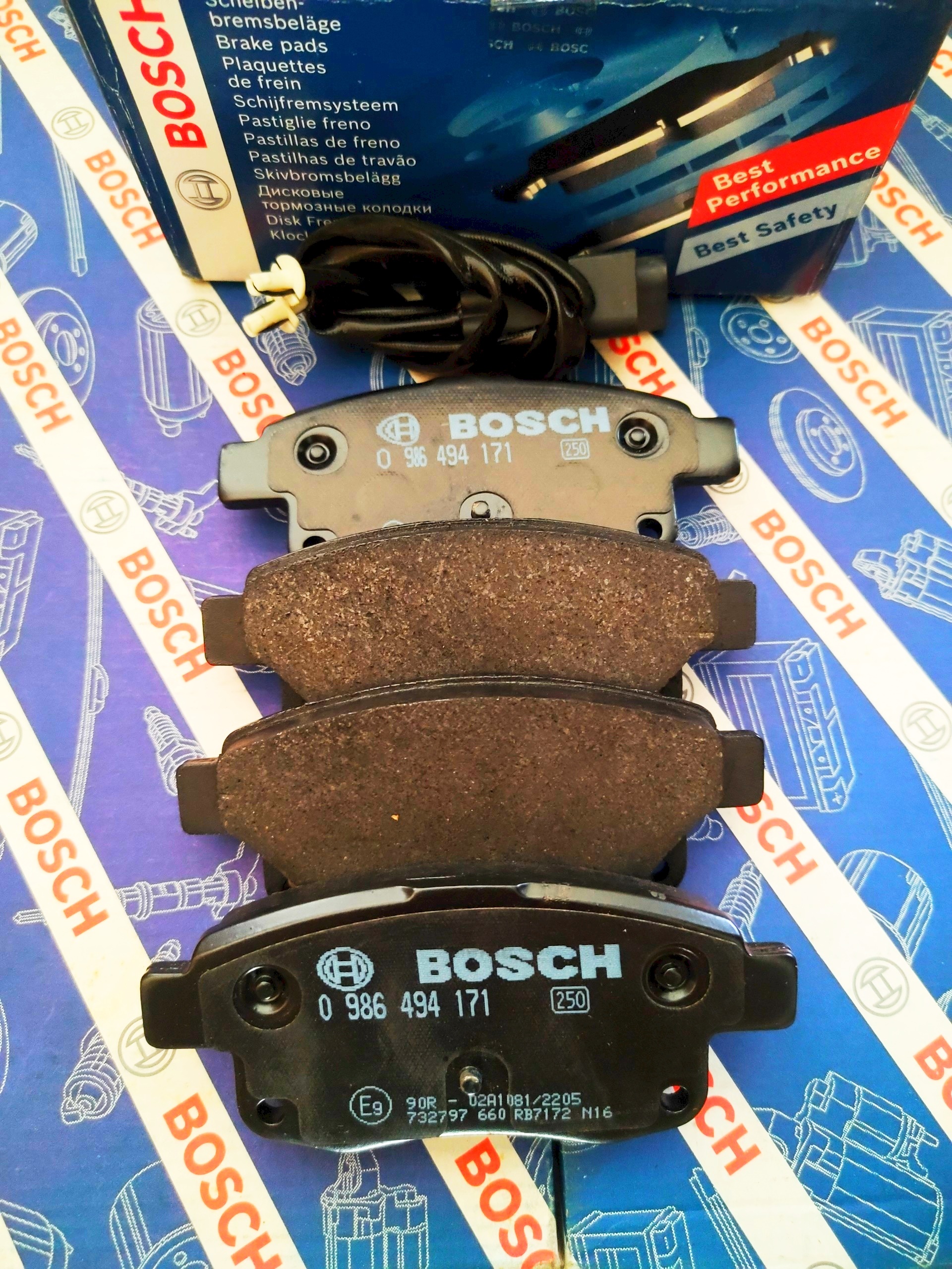 Bố Thắng Sau Ford Transit Kèm Cảm Biến Báo Mòn - Bosch BP 4171