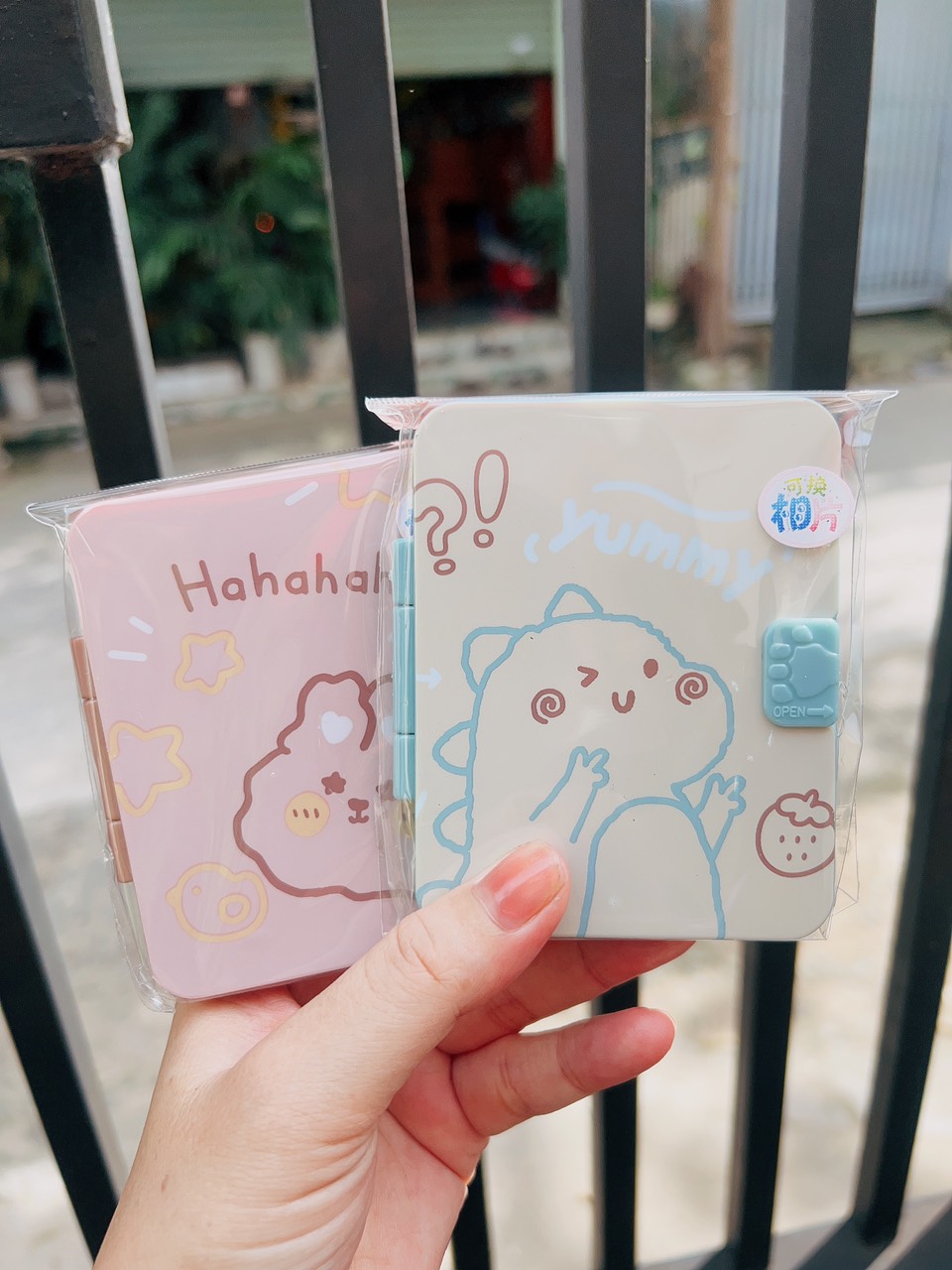 Set Gương Mini Kèm Lược Siêu Cute Tiện Lợi - Gương Gấp Bỏ Túi Kèm Lược Dễ Thương Tiện Lợi