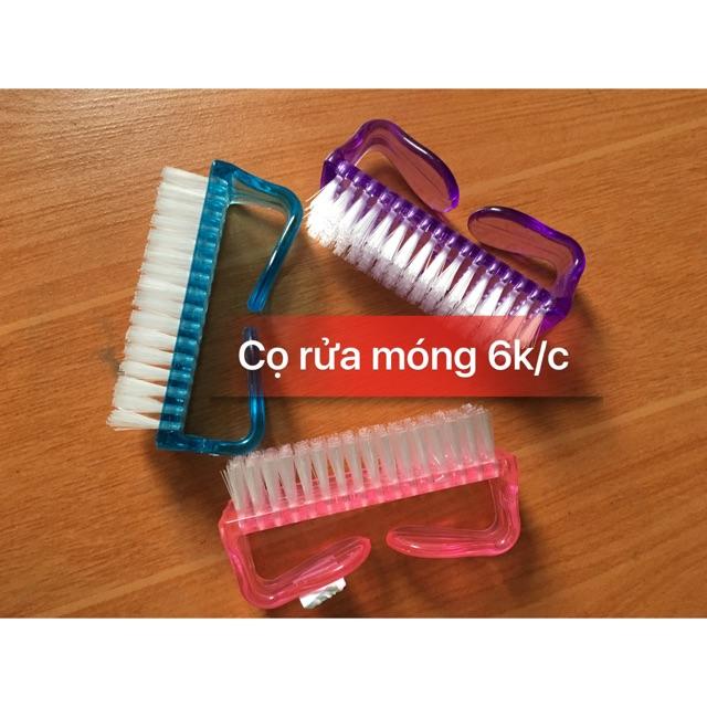 Cọ rửa móng