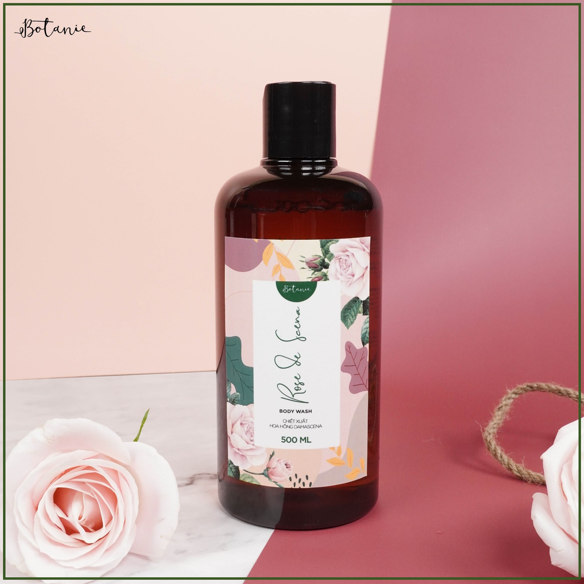 Sữa tắm cao cấp Rose de Scena 500ml - Hoa hồng Damascena - Bulgaria - Dịu nhẹ, dưỡng da mịn màng