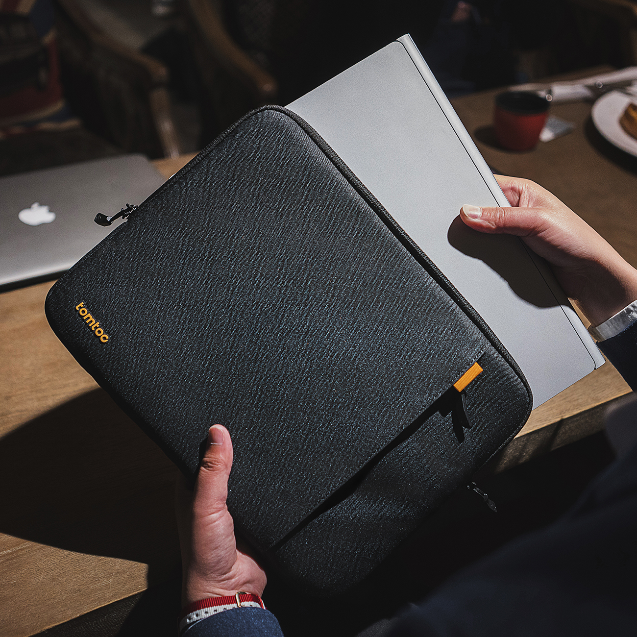 Túi Chống Sốc TOMTOC USA 360 Protective MACBOOK 13/15/16inch - A13 - HÀNG CHÍNH HÃNG