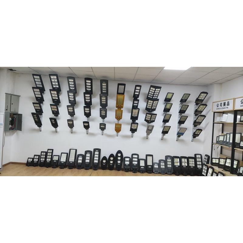 Đèn năng lượng mặt trời đèn đường Bàn Chải 100w,200w,300w,400w,500w