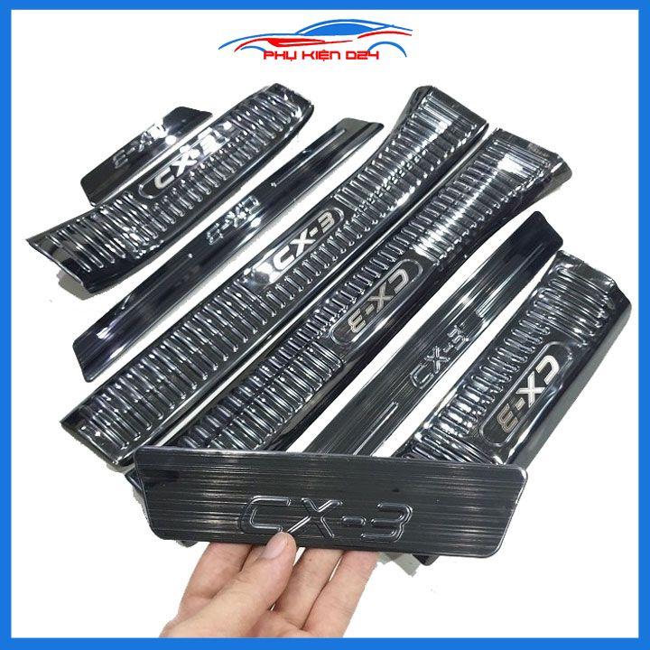 Ốp bậc cửa, nẹp bước chân trong ngoài Mazda CX3, CX-3 2021-2022-2023 vân Titan chống trầy bảo vệ trang trí xe