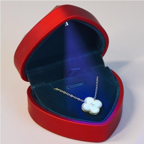 Hộp nhẫn có đèn LED trái tim hộp nhẫn cưới đựng trang sức mặt dây chuyền hộp nhẫn cầu hôn cao cấp.