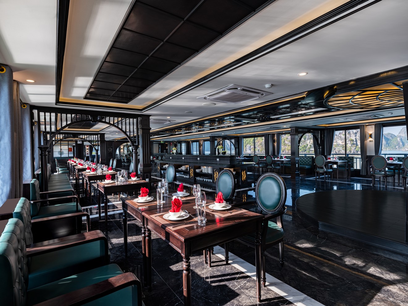 Voucher 2N1Đ Ngủ Đêm Trên Du Thuyền 5 sao Rita Cruise Sang Trọng Tại Vịnh Hạ Long