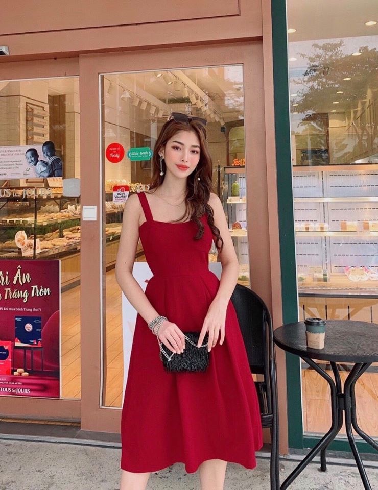 Đầm 2 Dây Xếp Eo Đính Nút 2 Màu Đen Đỏ