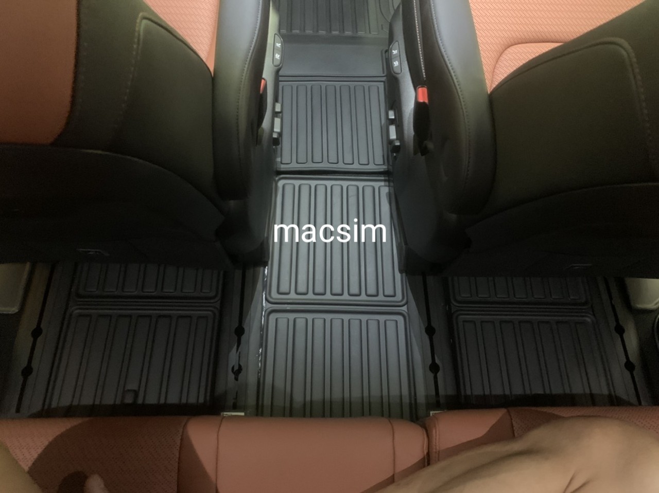 Thảm lót sàn Macsim TPE cho xe Kia Carnival 2022 (7 SEAT) nhãn hiệu Macsim- 3 hàng ghế