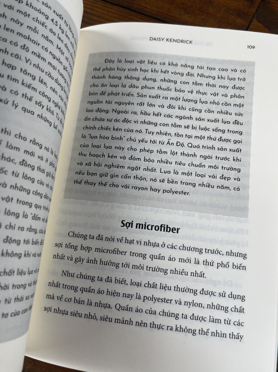 KHÍ HẬU ĐANG BIẾN ĐỔI SAO CHÚNG TA LẠI KHÔNG? - Daisy Kendrick – Nguyễn Hà An dịch - Tân Việt – NXB Dân Trí