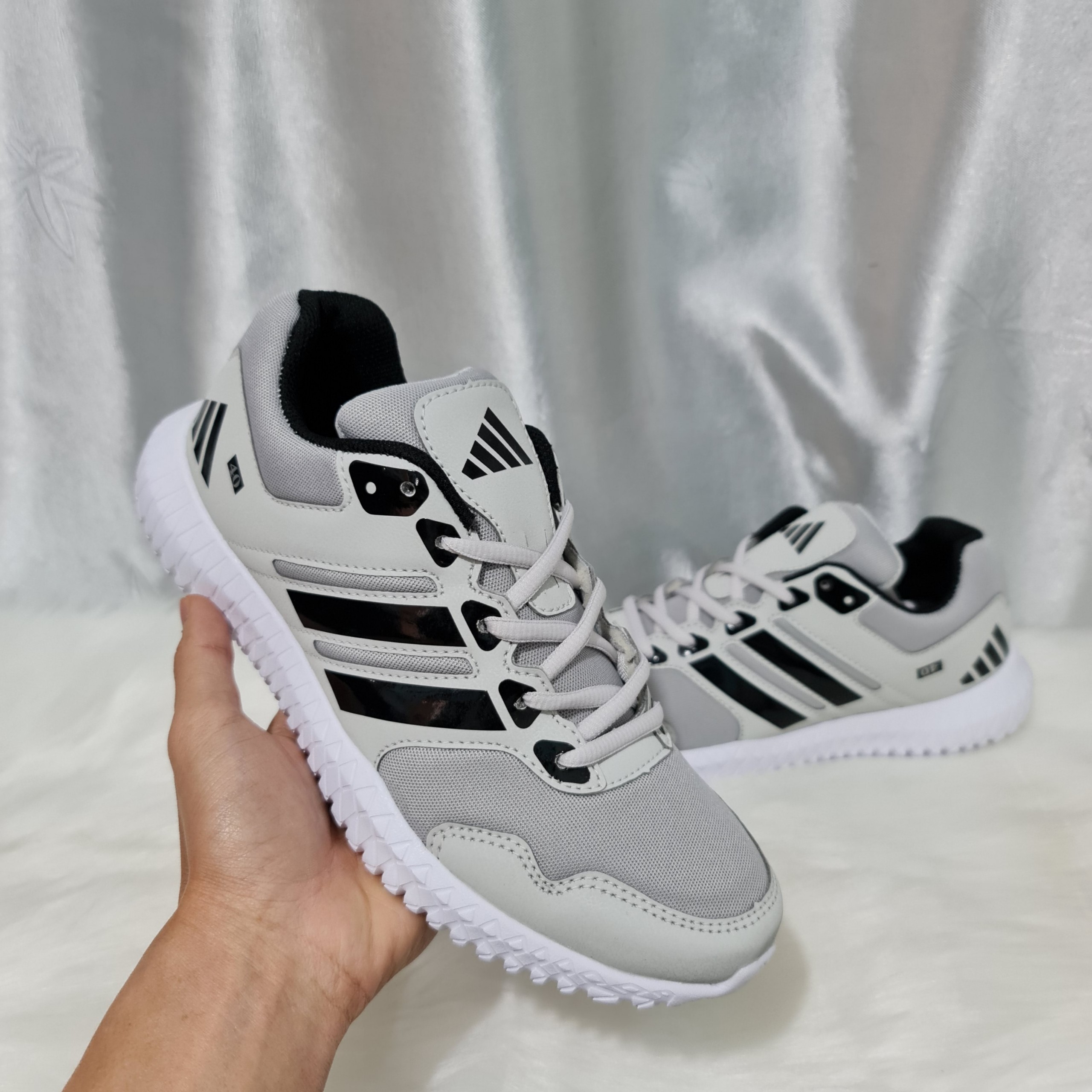 Giày Sneaker Đế Cao Nam Nữ ( Xám Sọc Đen )