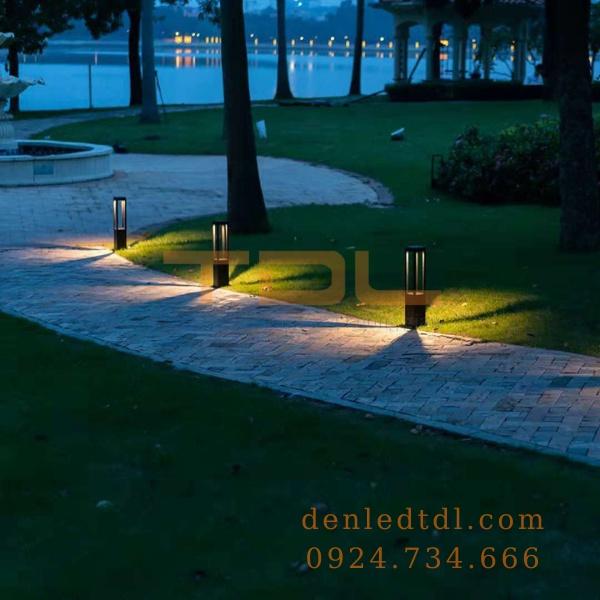 Đèn nấm sân vườn 40cm trụ vuông DT
