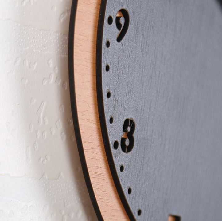 Đồng hồ treo tường bằng Gỗ - hình Bàn Chân xinh xắn