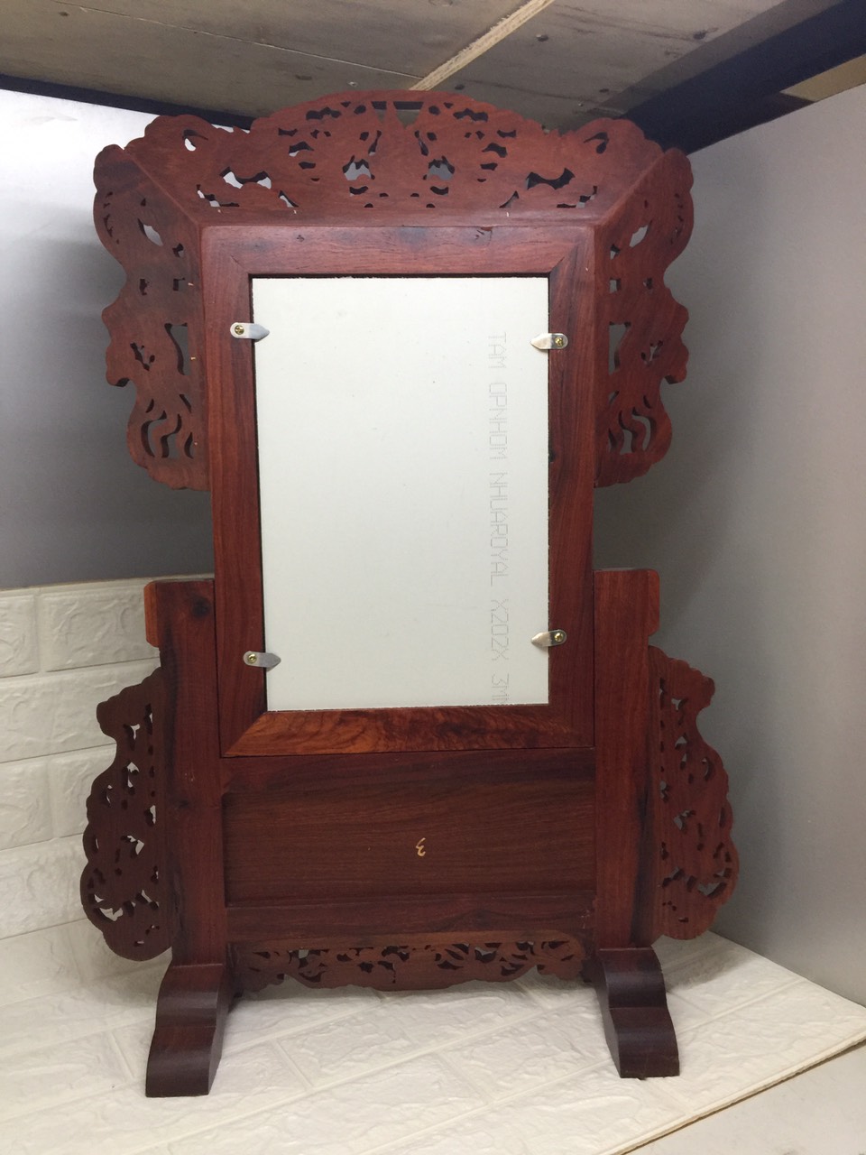 Khung hình thờ đục rồng tinh xảo