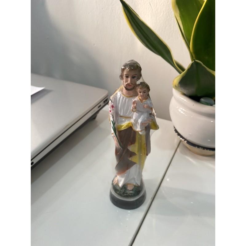 566. Giuse bế Chúa