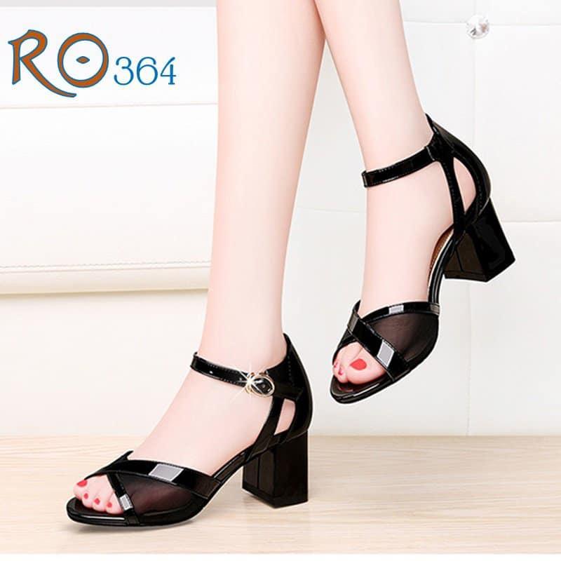 Giày sandal nữ cao gót 4 phân hàng hiệu rosata đẹp hai màu đen kem ro364