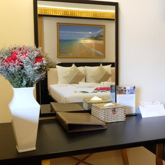 Trọn Gói 2N1D Tại MERPERLE Hòn Tằm Resort 5* - Ăn sáng, Ăn Trưa Hoặc Tối. Miễn Phí Vé Vào Cổng Khu Vui Chơi Sparkling Waves.