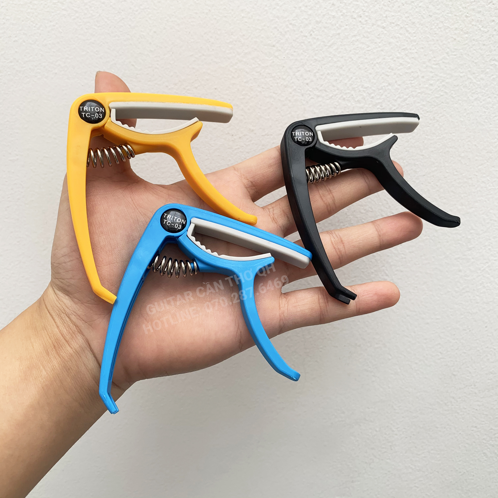 Capo Guitar Acoustic cao cấp - tích hợp mở chốt giữ dây | Chất liệu kim loại & nhựa |