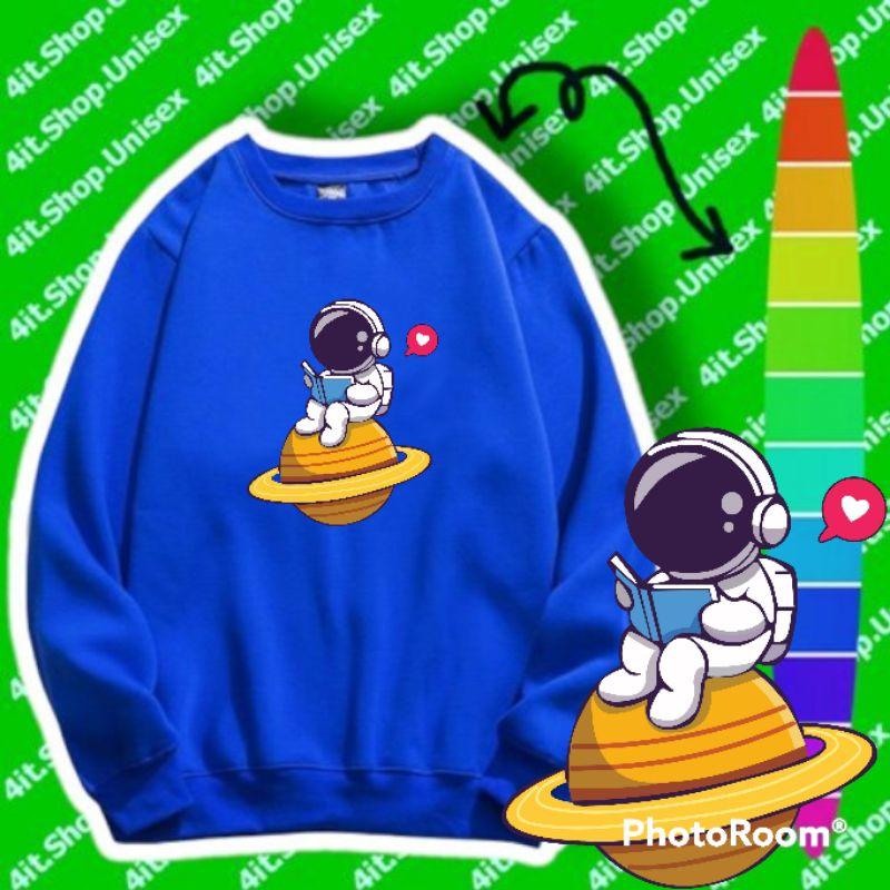 Áo sweater - Áo nỉ bông tay dài UNISEX Phi Hành Gia đọc sách Nam Nữ đều mặc được