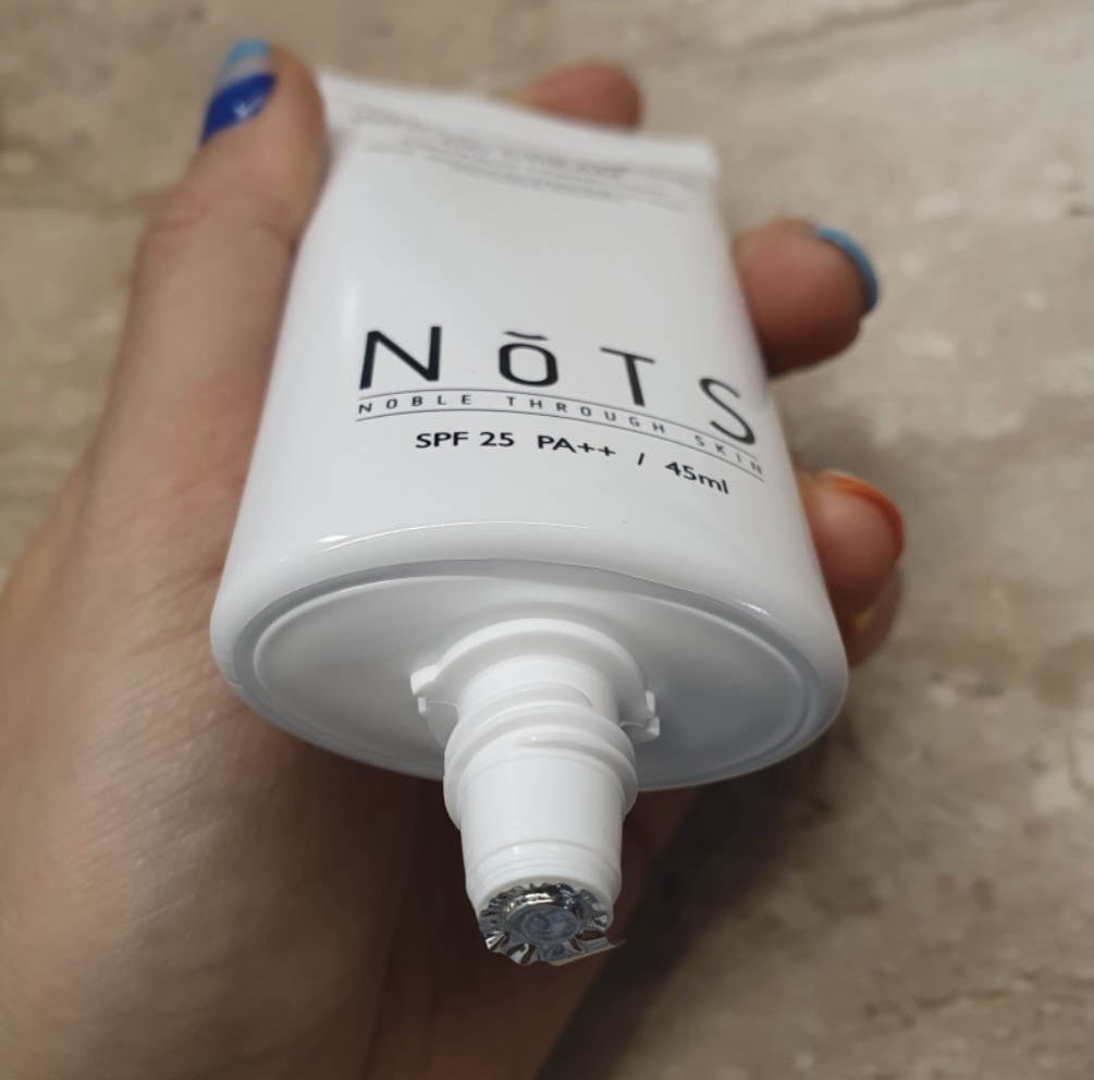 KEM TRANG ĐIỂM NOTS WHITE LUMINAIRE CC CREAM