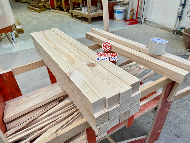 Thanh gỗ thông vuông 5cm x 5cm x dài 80cm + láng mịn 4 mặt